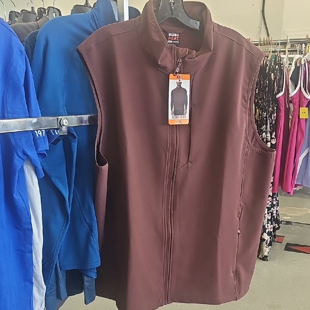 32 Degrees Maroon Sleeveless Vest